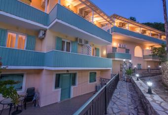 Olive Tree Hotel has Balcony rooms
