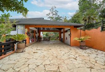 Villa ines-4X4only-Jarabacoa-View-Jacuzzi-5BR has Balcony rooms