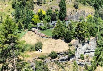 Trelawn Place has Balcony rooms