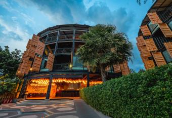 Hivetel has Balcony rooms