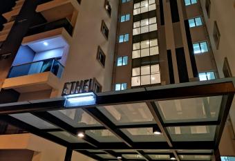 The Quintet, Tower Ethel has Balcony rooms