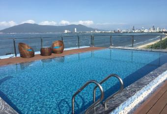 Gold Boutique Hotel Danang has Balcony rooms
