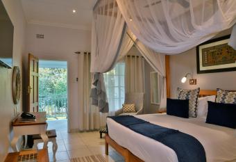 Batonka Guest Lodge has Balcony rooms