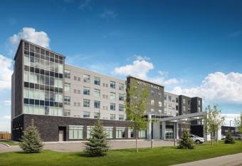 Hyatt Place Calgary Airport allows 18 year olds to book a room