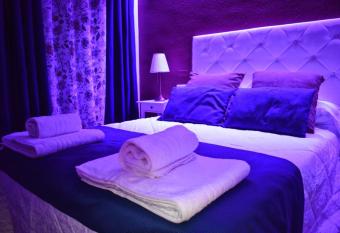 Central Salamanca Apartment allows 18 year olds to book a room