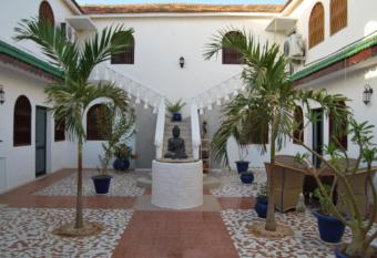 Riad c  t   jardin has Balcony rooms