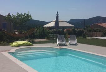 Le petit Ventoux allows 18 year olds to book a room