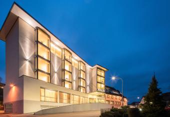 Hotel Rose allows 18 year olds to book a room