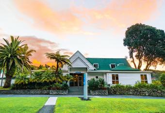 Scenic Hotel Bay of Islands allows 18 year olds to book a room