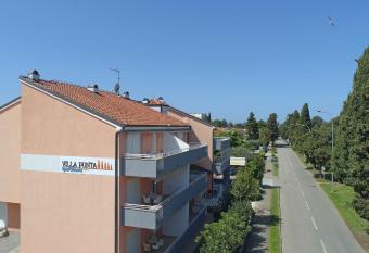 Villa Punta has Balcony rooms
