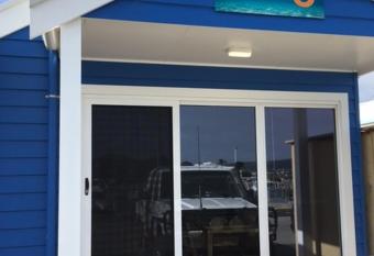 Port Lincoln Shark Apartment 3 allows 18 year olds to book a room