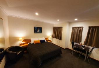 Fitzherbert Castle Motel allows 18 year olds to book a room