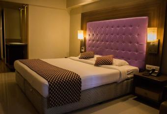 Hotel Corporate has Smoking rooms