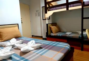 Sola Eleganza Apartelle has Balcony rooms