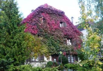 B&B de charme La Maison des 5 Temps allows 18 year olds to book a room