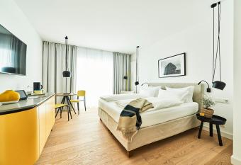 New Wave has Balcony rooms