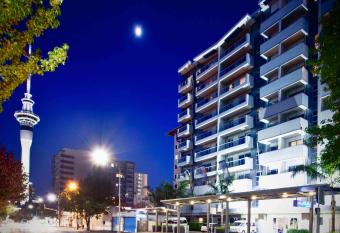VR Auckland City has Balcony rooms