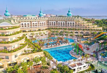 Crystal Sunset Luxury Resort & Spa - Ultimate All Inclusive has Smoking/Balcony rooms