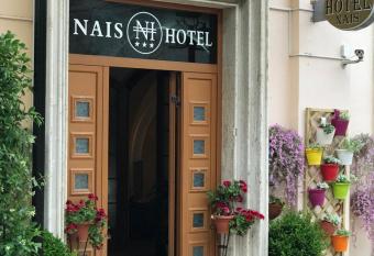 Hotel Nais has Balcony rooms