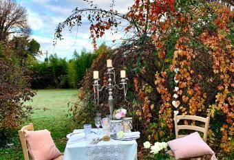 Villa Manto allows 18 year olds to book a room