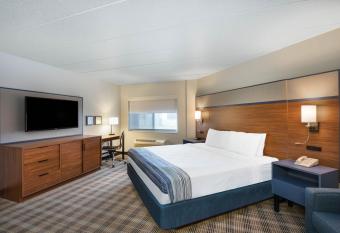 AmericInn by Wyndham Jackson has rooms with a private hot tub