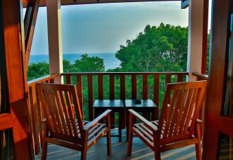 Seafood Restaurant and Motel has Balcony rooms