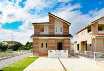 Emerald Side 5 has Balcony rooms