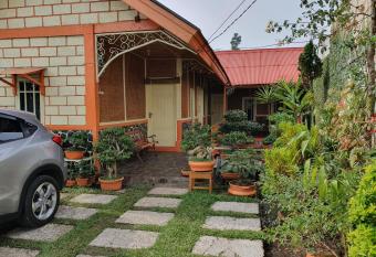 Villa Daffa Ciwidey has Balcony rooms