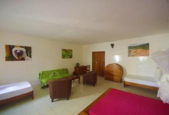 Villa Ty Milyn Mazela SA allows 18 year olds to book a room