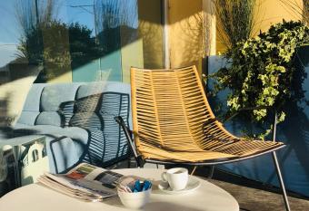 Hotel Palm Garavan allows 18 year olds to book a room