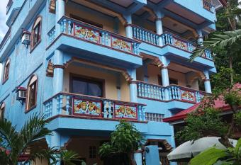 Ocean Breeze Inn has Balcony rooms