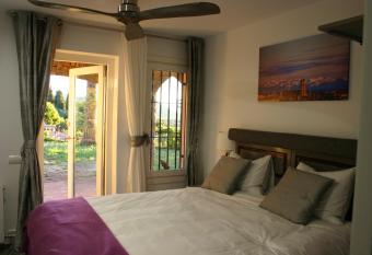 B&B Premium has Balcony rooms