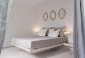 Hermes Hotel allows 18 year olds to book a room