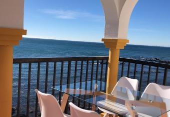 BALCON DEL MAR 2-3 A, APARTAMENT ON THE BEACH FRONT has Balcony rooms