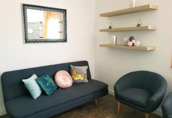 House at Lake has Balcony rooms