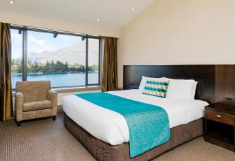 Copthorne Hotel & Resort Lakefront Queenstown has Balcony rooms