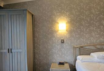 The Avenue has Balcony rooms