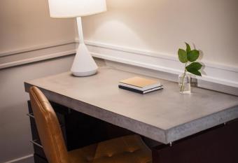 Archer Hotel Old Town Alexandria has Balcony rooms