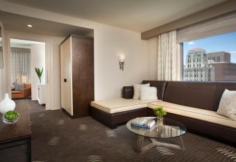 Kimpton Hotel Palomar Phoenix allows 18 year olds to book a room