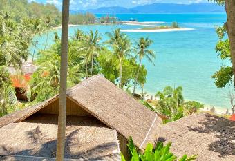 Kalulushi Bungalows allows 18 year olds to book a room