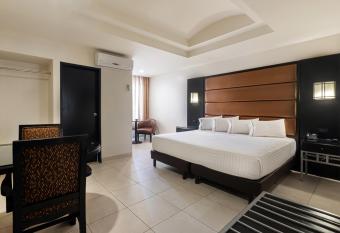 Hotel Astor Tijuana allows 18 year olds to book a room