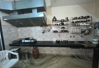 Super OYO Flagship 19355 Hotel Blessing Inn allows 18 year olds to book a room