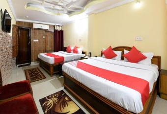 OYO Hotel Jammu Palace allows 18 year olds to book a room