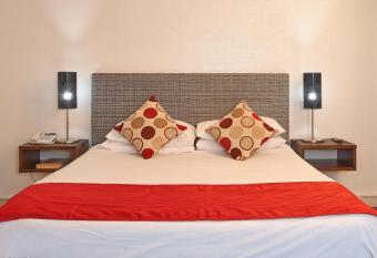 Hotel Carlton Mill allows 18 year olds to book a room