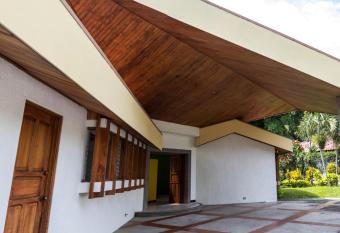 La Casa de Cariari Al Golf has Balcony rooms