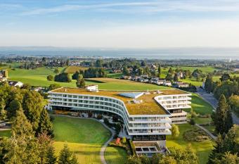 Oberwaid - Das Hotel. allows 18 year olds to book a room