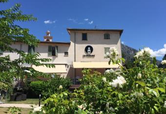 Le Prieur   allows 18 year olds to book a room