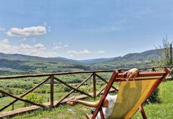 Borgo di Monte Murlo has Balcony rooms