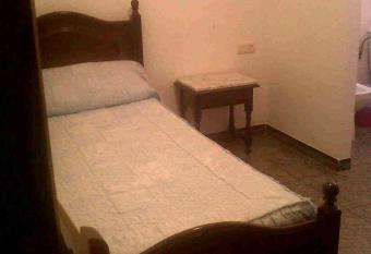 Hostal Medina has Balcony rooms