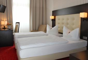 Hotel Herbst Berlin allows 18 year olds to book a room